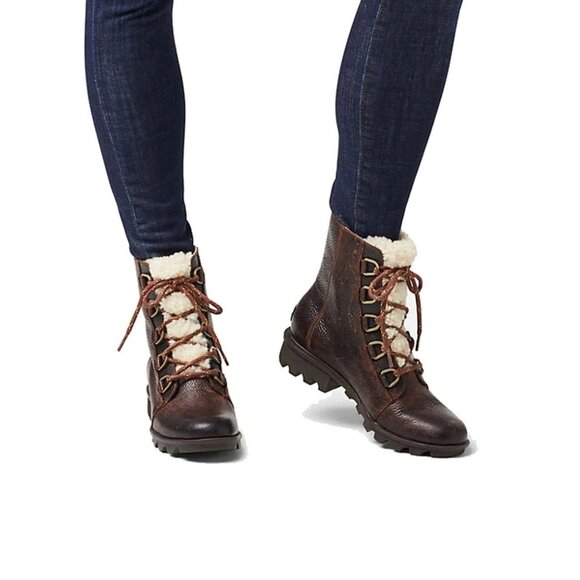 Sorel Dark Brown Winter Boots with White Lining - Picture 2 of 15